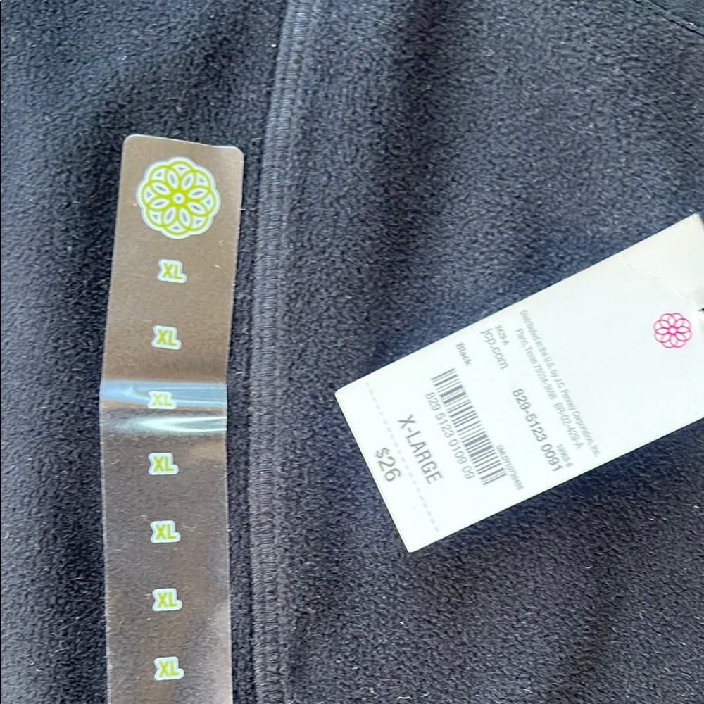 Black Fleece Vest - Picture 3 of 3